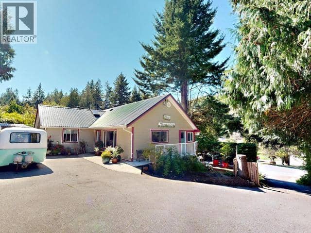 5836 MOWAT AVE, Powell River