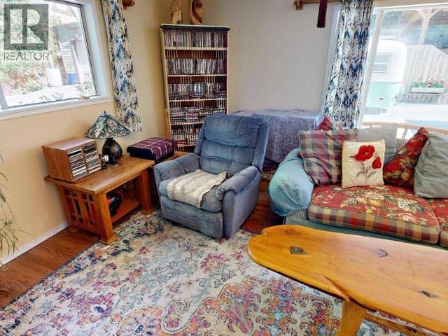 5836 MOWAT AVE, Powell River, photo 4