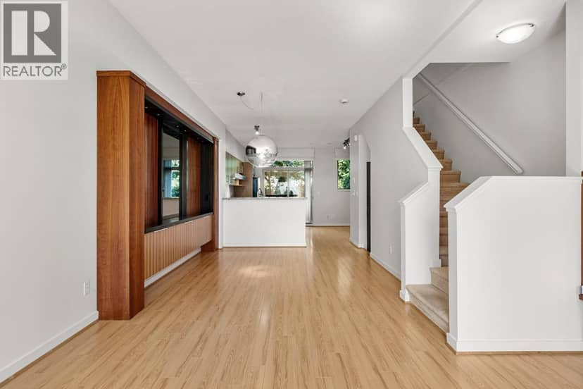 3 301 KLAHANIE DRIVE, Port Moody, photo 4