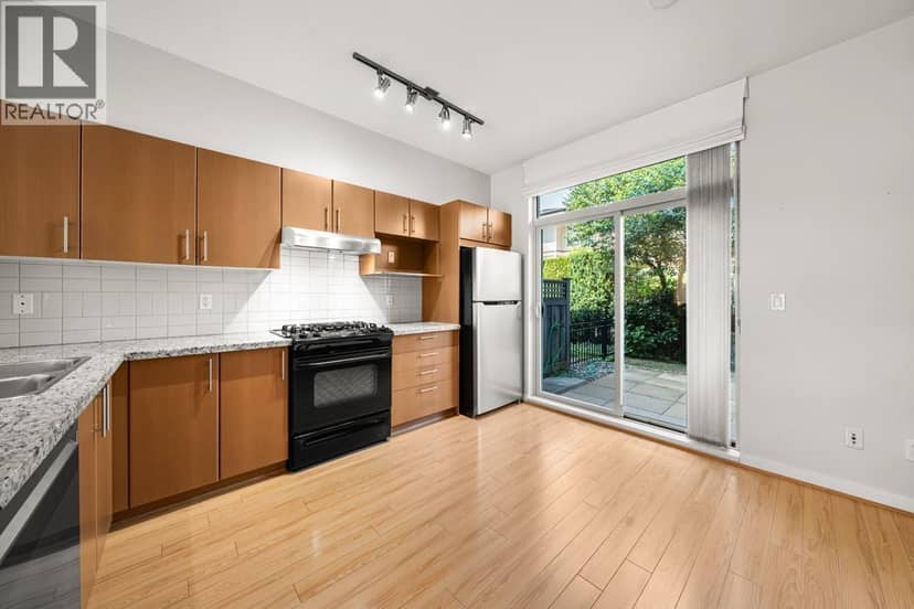 3 301 KLAHANIE DRIVE, Port Moody, photo 6