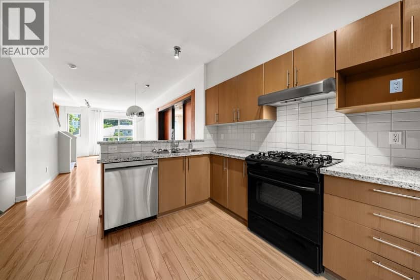 3 301 KLAHANIE DRIVE, Port Moody, photo 8
