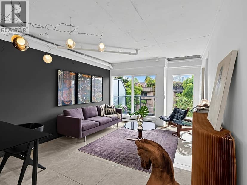 7 1355 W 4TH AVENUE, Vancouver