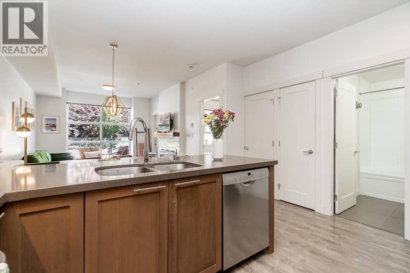 210 827 RODERICK AVENUE, Coquitlam, photo 6