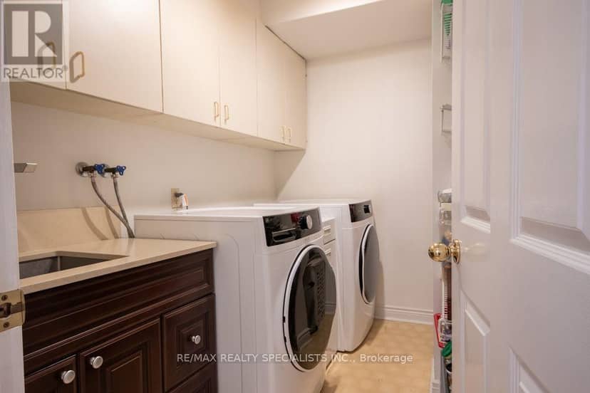358 Erin Street — photo 13 of 35