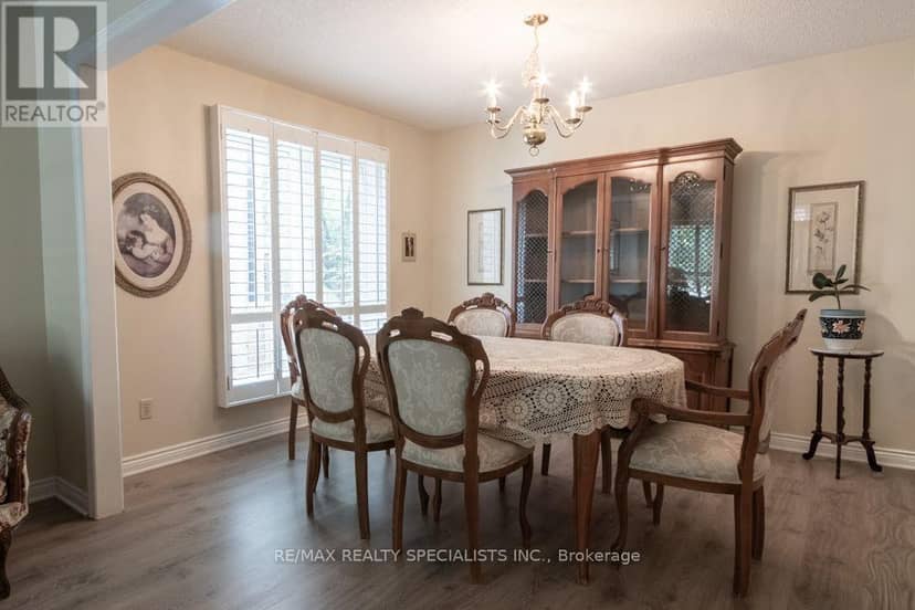 358 Erin Street — photo 11 of 35