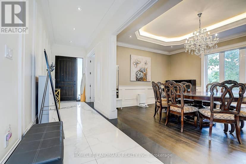 153 Lawrence Avenue, Richmond Hill, photo 3