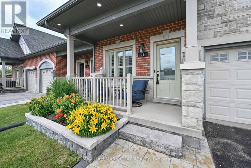 25 Kingsmere Crescent — photo 3 of 36