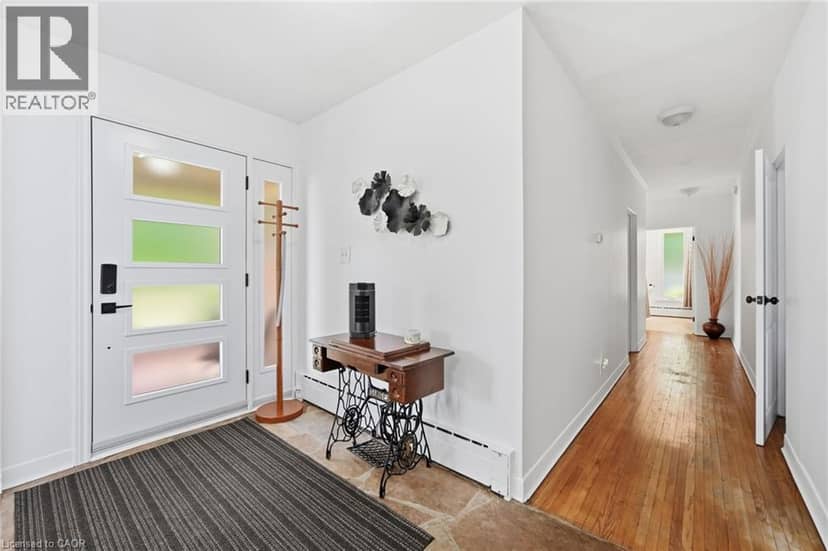 1432 COLBORNE Street E — photo 13 of 39