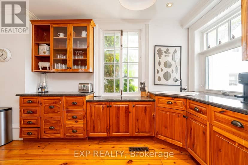 45 King Street — photo 14 of 40