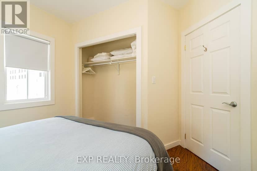 45 King Street — photo 36 of 40
