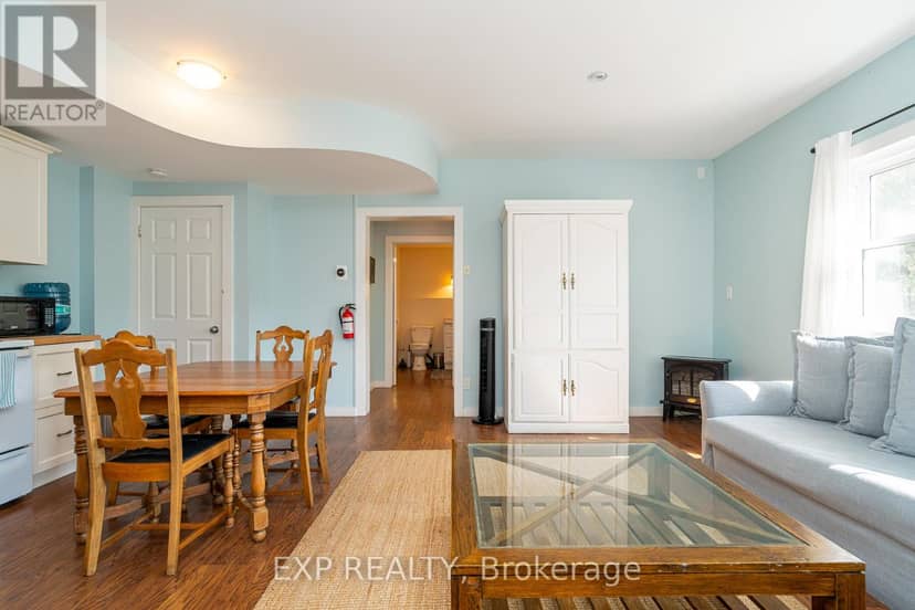 45 King Street — photo 38 of 40