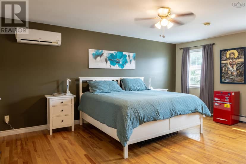 28 Hillview Drive — photo 32 of 40