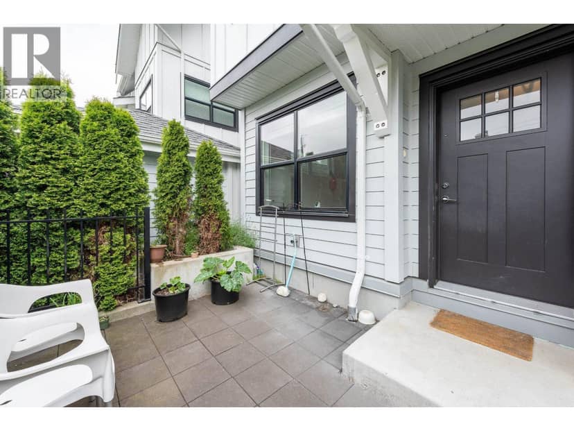 201 6933 ARCOLA STREET, Burnaby, photo 3