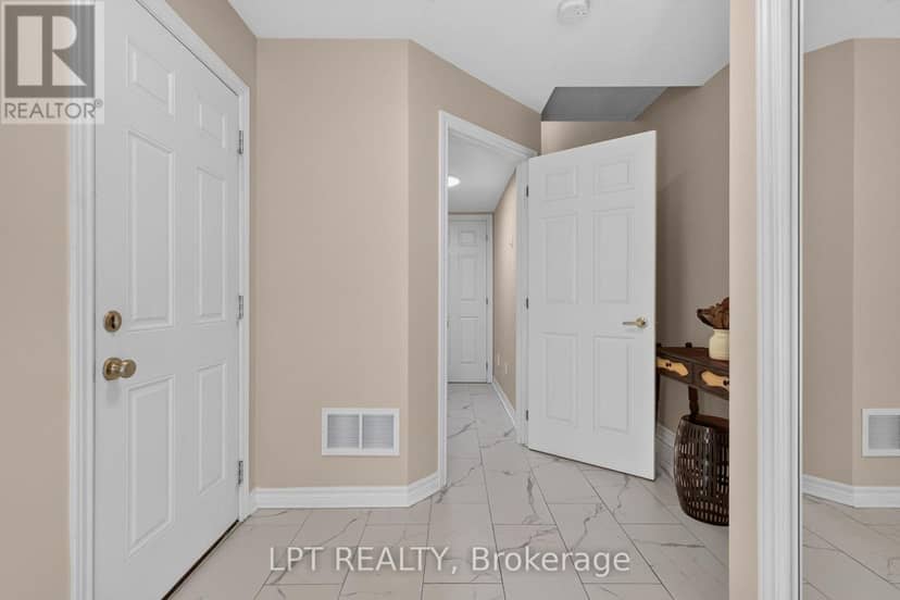 166 Sunshine Crescent — photo 34 of 40