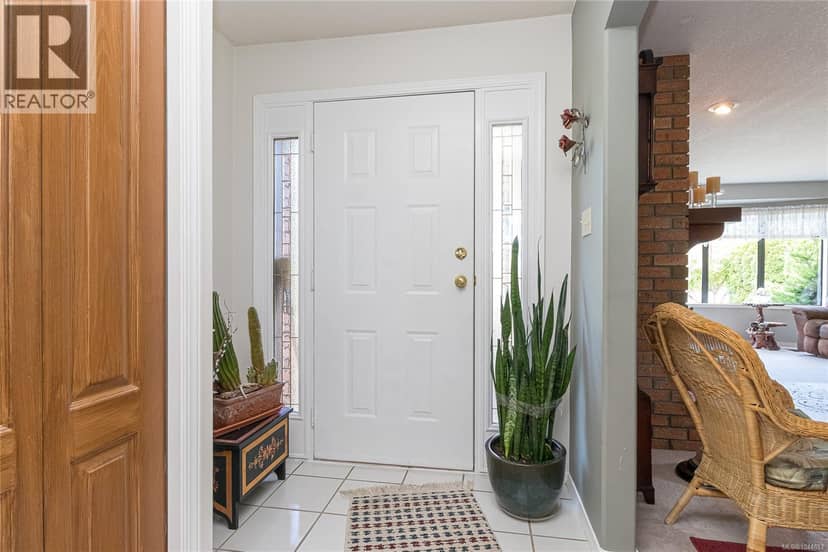 851 Breakwater Rd, French Creek, photo 7