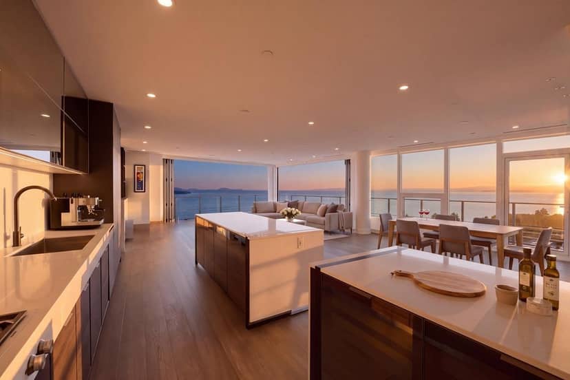 1302 1342 JOHNSTON ROAD, White Rock