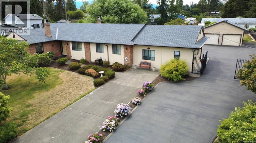 851 Breakwater Rd, French Creek, photo 4