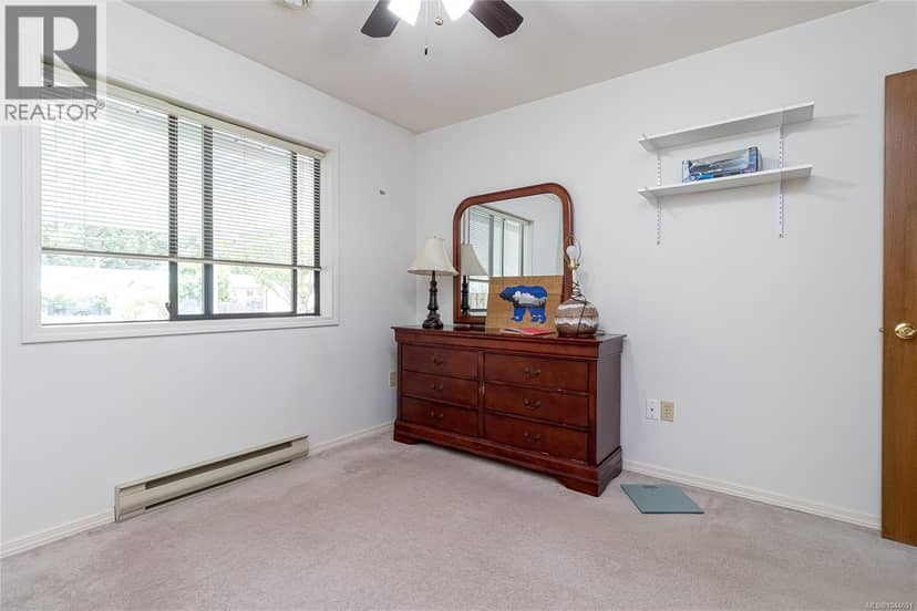 851 Breakwater Rd — photo 19 of 40