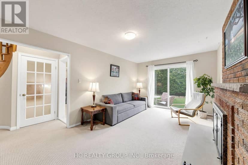 5 Standish Crescent — photo 12 of 40