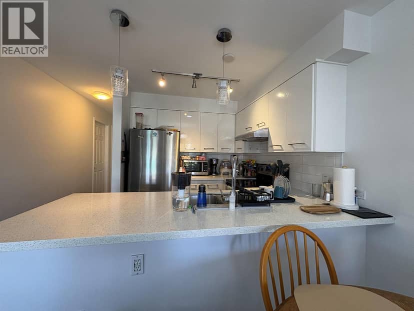 232 5555 VICTORIA DRIVE, Vancouver, photo 3