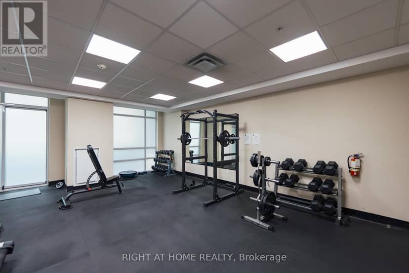803 - 85 Robinson Street — photo 29 of 33