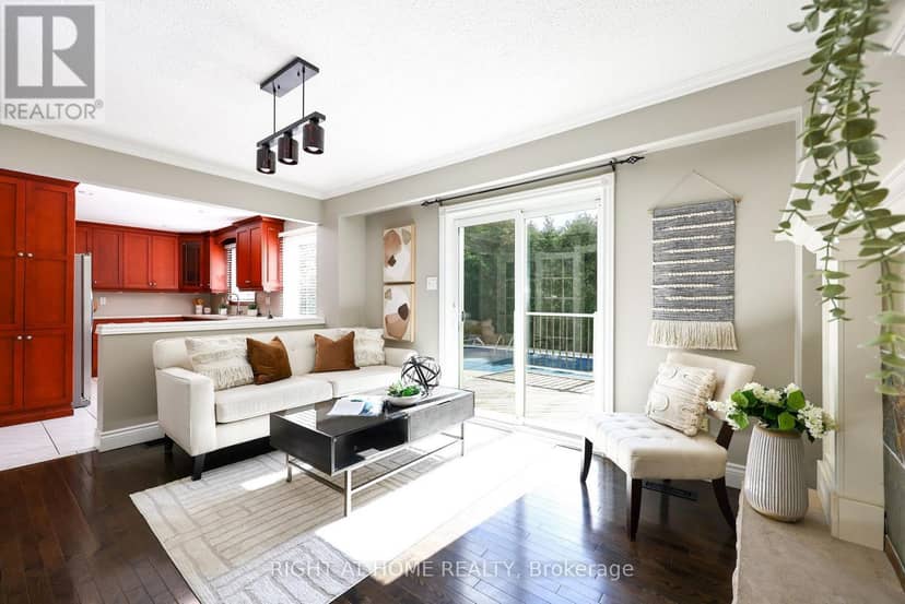 65 Anstead Crescent — photo 8 of 34