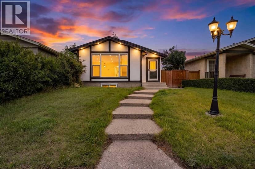 124 Castlebrook Road NE, Calgary