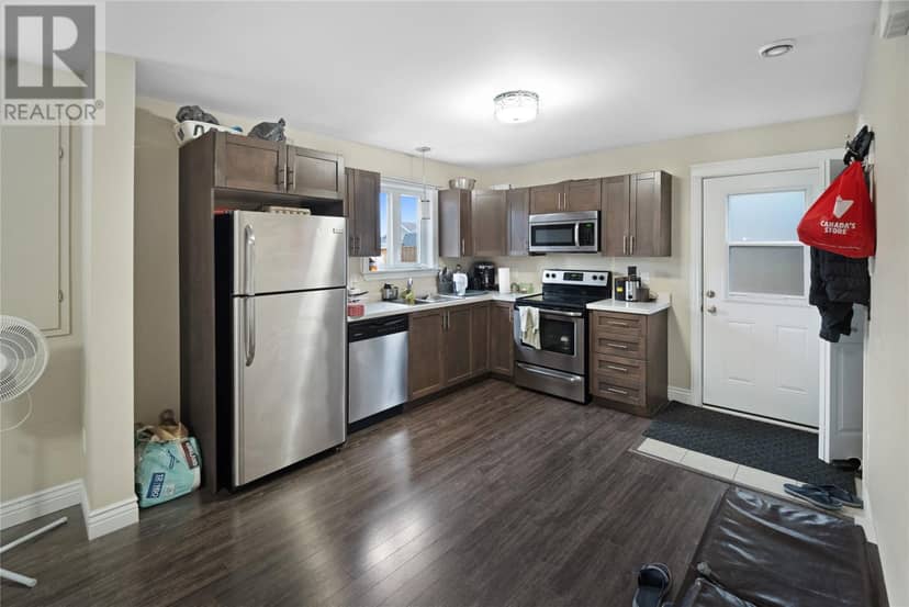 14 Alma Avenue — photo 16 of 25