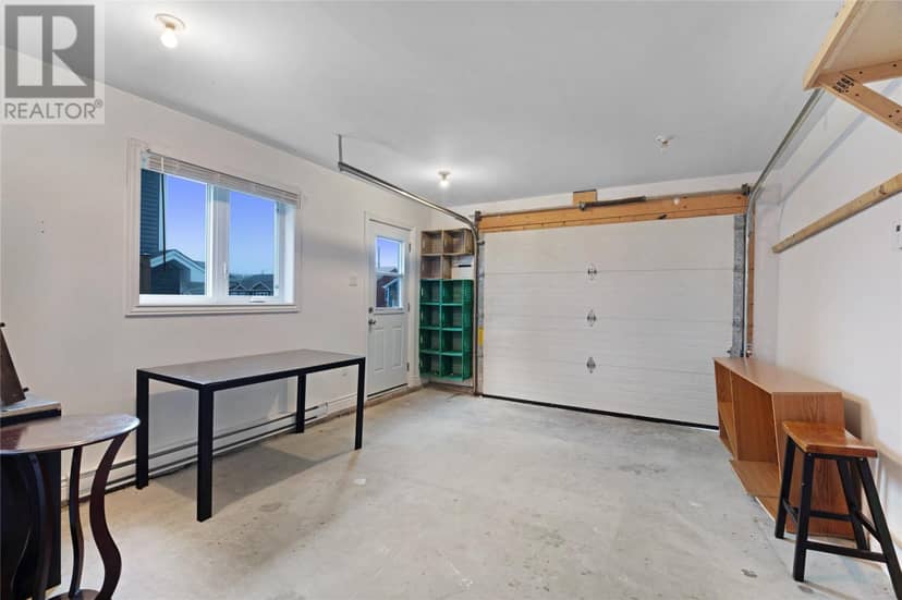 14 Alma Avenue — photo 17 of 25