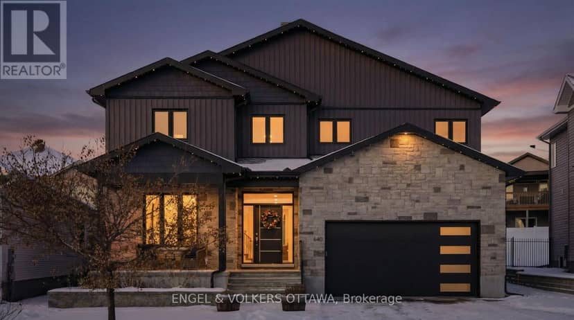 640 Meadowridge Circle, Ottawa, photo 2