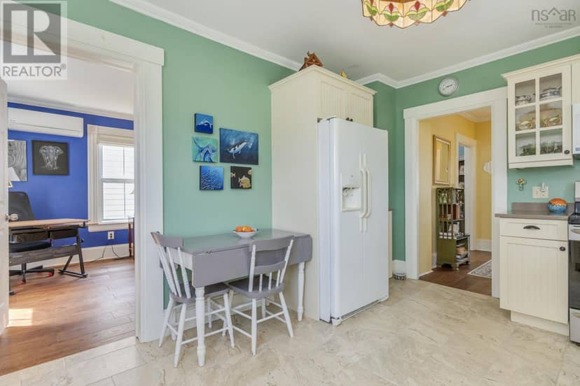 206 Fox Street — photo 16 of 40