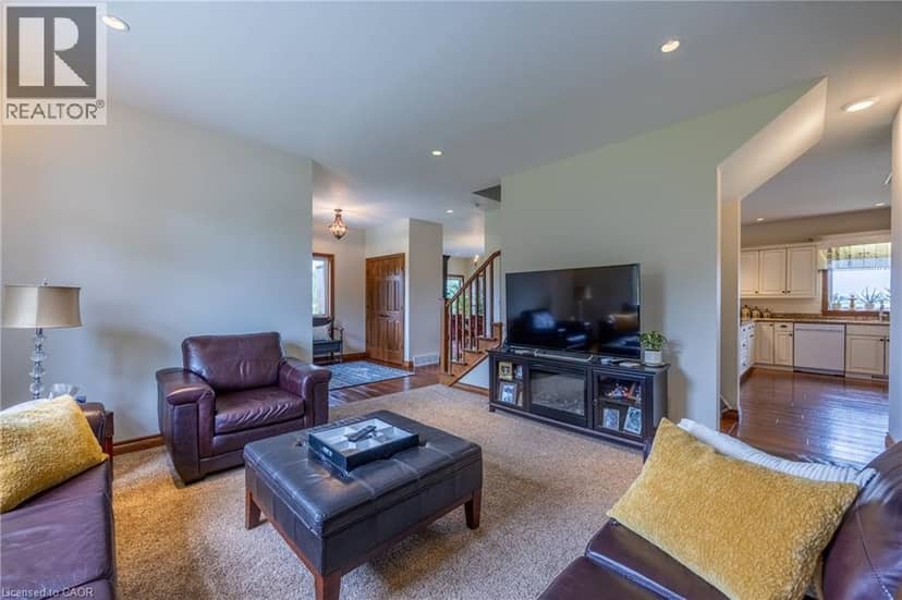 493 FISHER'S GLEN Road, Vittoria, photo 3