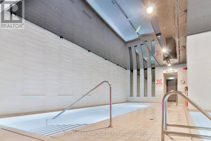812 - 17 Bathurst Street — photo 24 of 27