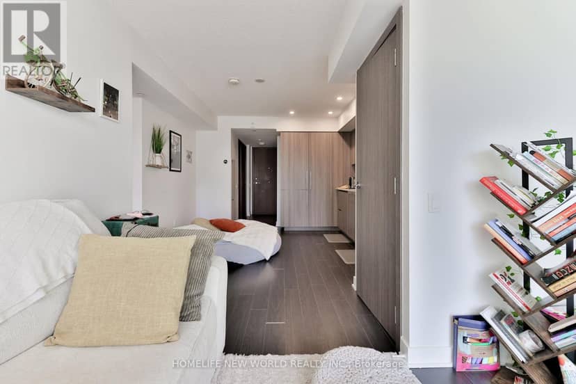 812 - 17 Bathurst Street — photo 7 of 27