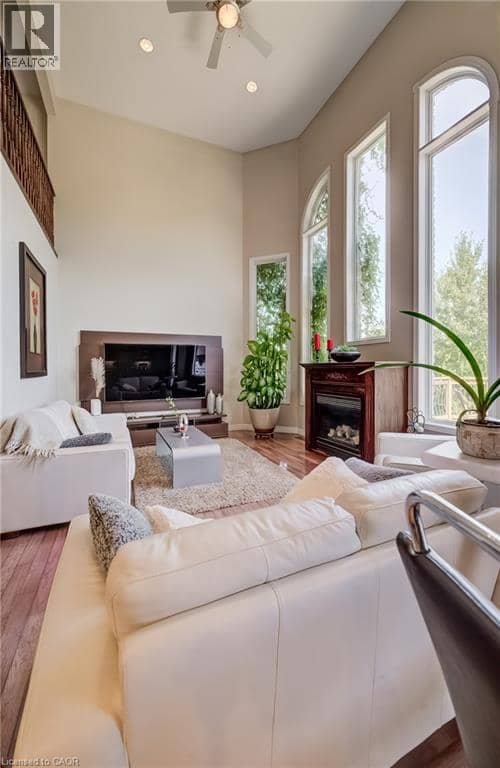 573 ROBERT FERRIE Drive — photo 9 of 40