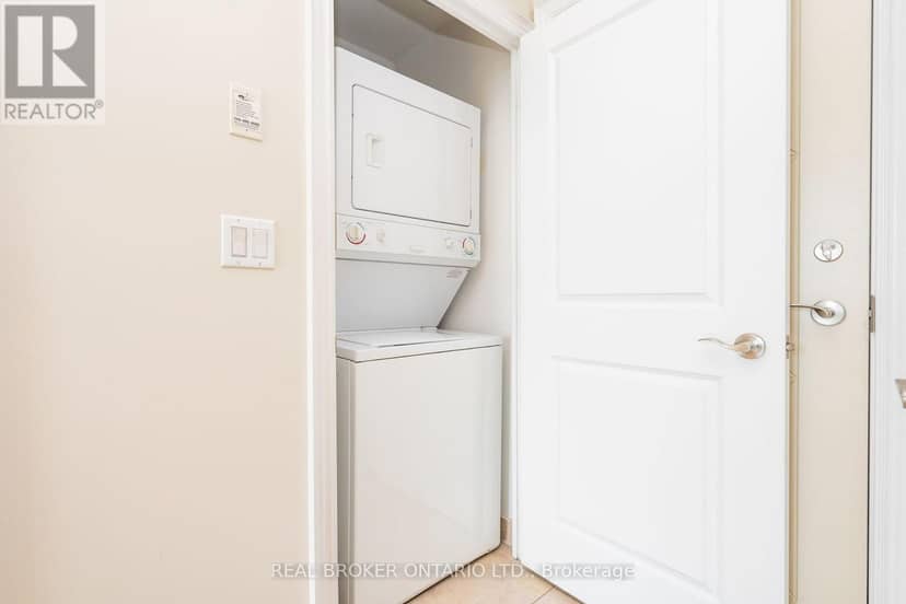 PH208 - 18 Harding Boulevard — photo 13 of 24