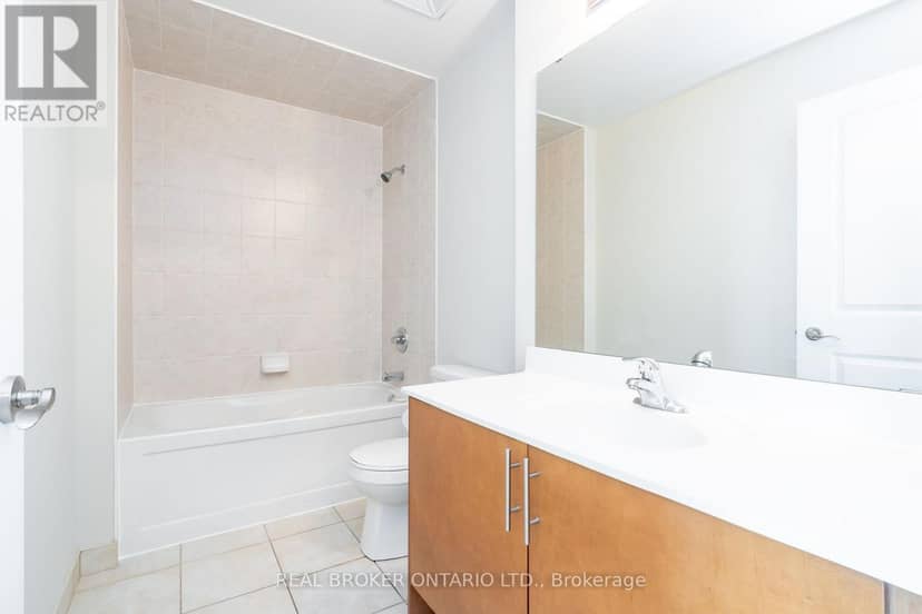 PH208 - 18 Harding Boulevard — photo 9 of 24