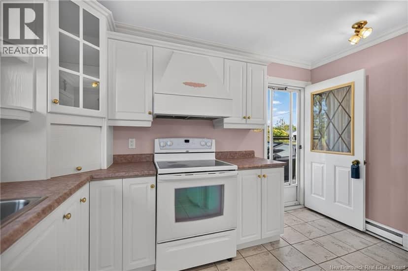240 Smith Court — photo 10 of 38