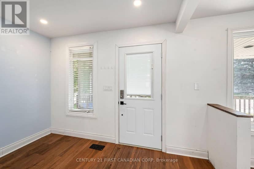 229 St Julien Street — photo 6 of 30
