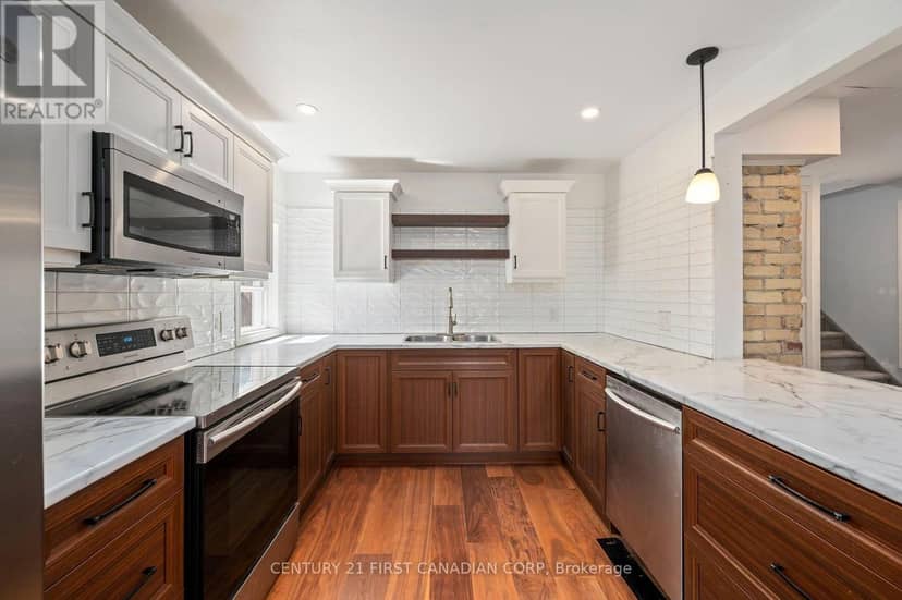 229 St Julien Street — photo 9 of 30
