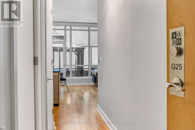 G25 - 350 Wellington Street W — photo 2 of 25
