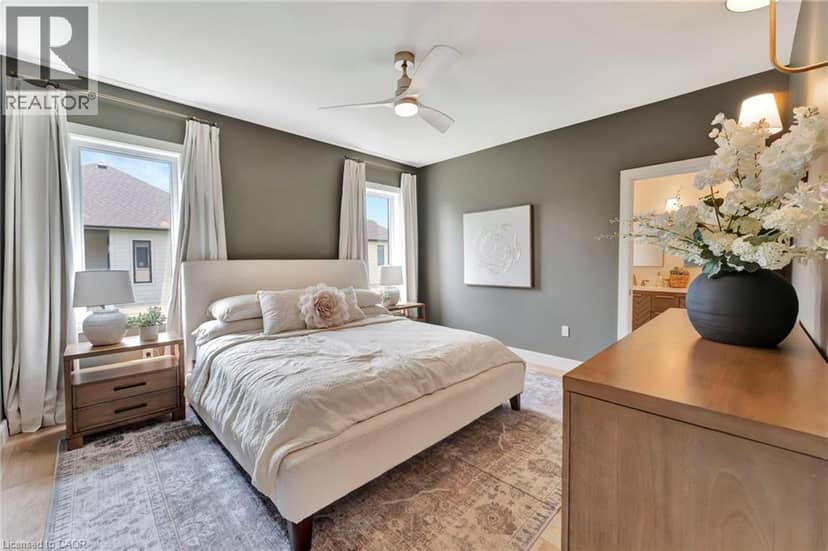 10 MACNEIL Court — photo 18 of 40