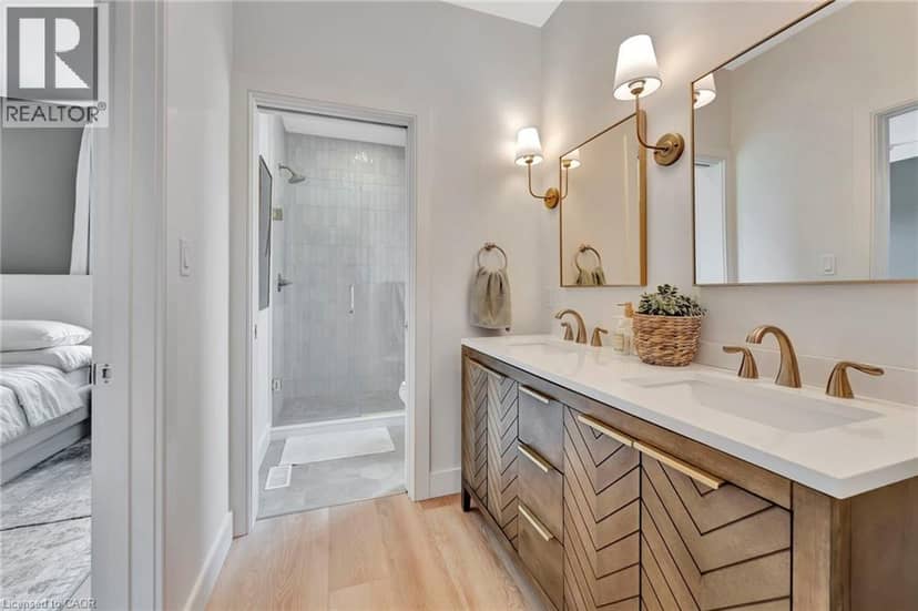 10 MACNEIL Court — photo 22 of 40