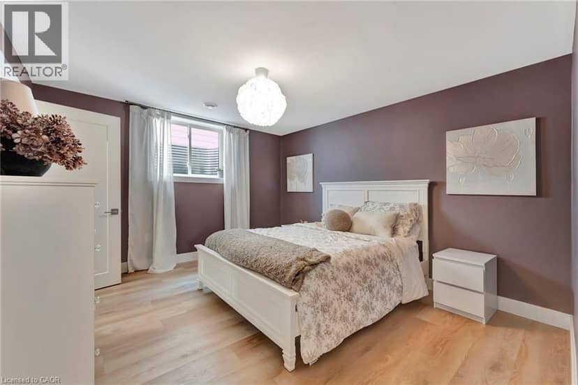 10 MACNEIL Court — photo 23 of 40