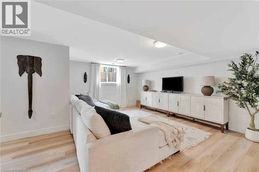 10 MACNEIL Court — photo 28 of 40