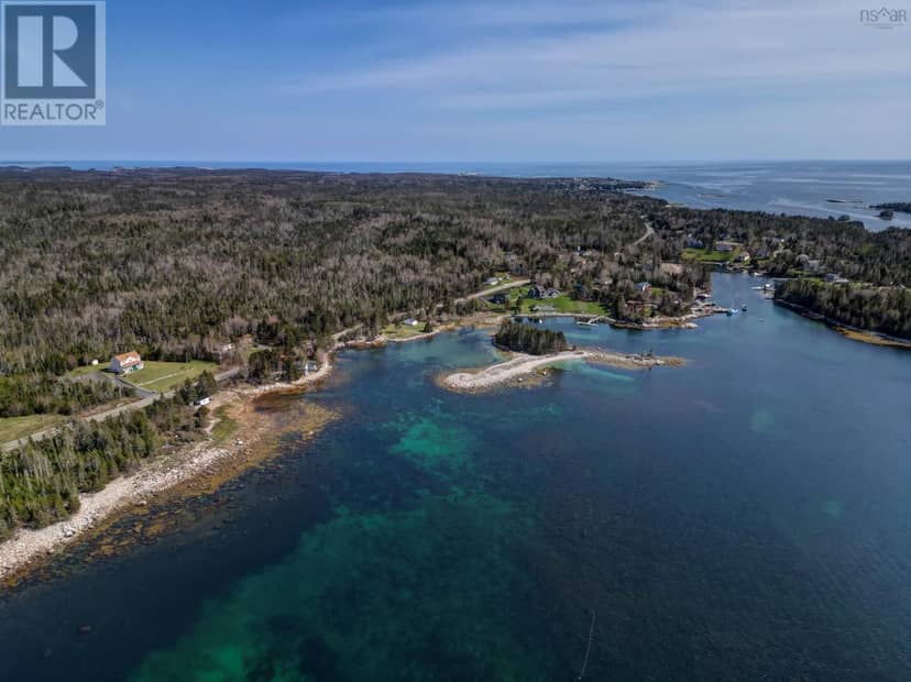 9085 Peggys Cove Road — photo 3 of 39