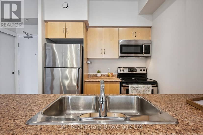 208 - 5 Gordon Street — photo 10 of 22