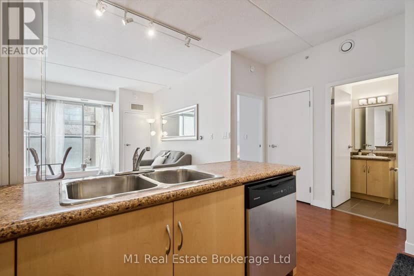 208 - 5 Gordon Street — photo 11 of 22
