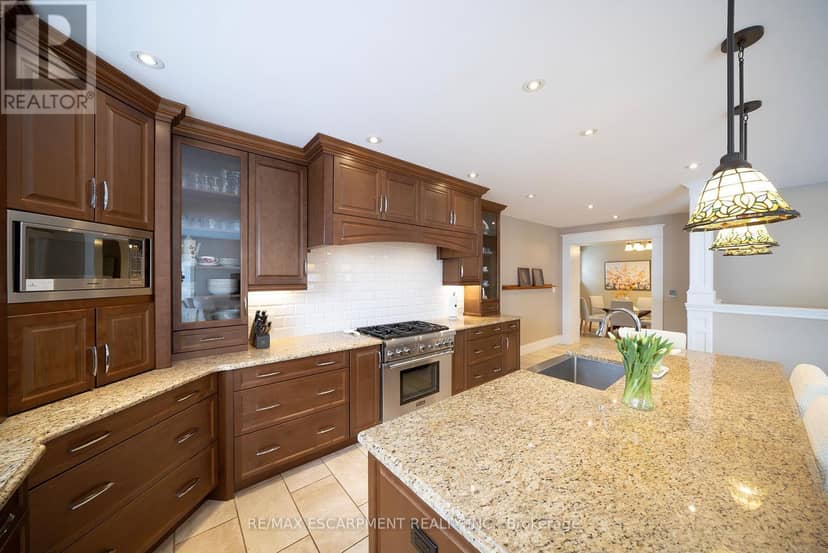 48 Lincoln Avenue — photo 13 of 40