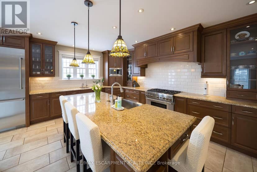 48 Lincoln Avenue — photo 14 of 40